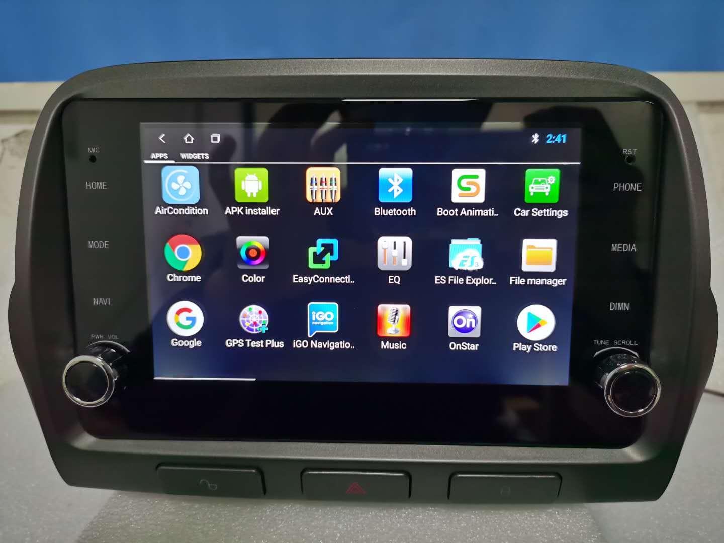 7" Quad core Android 8.1 Navigation Radio for Chevrolet Camaro 2009 - 2015 In-Dash audio/video players head unit stereo online Phoenix Automotive Android Radio Tesla-style T-style XL Large screen Vertical screen big screen Linkswell inc x knob joying Aucar auto AutoTecPro Navigation Systems Rhino dasaita American muscle nifty city merge screens seicane car radio